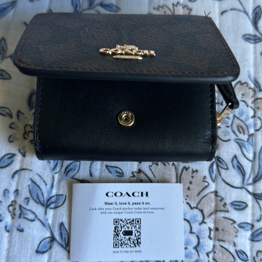 🥰- Coach Wallet 🥰 - Picture 5 of 5
